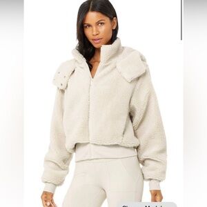 Alo foxy Sherpa jacket cream small